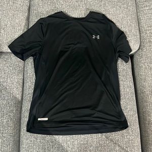 Men’s Large Under Armour Shirt